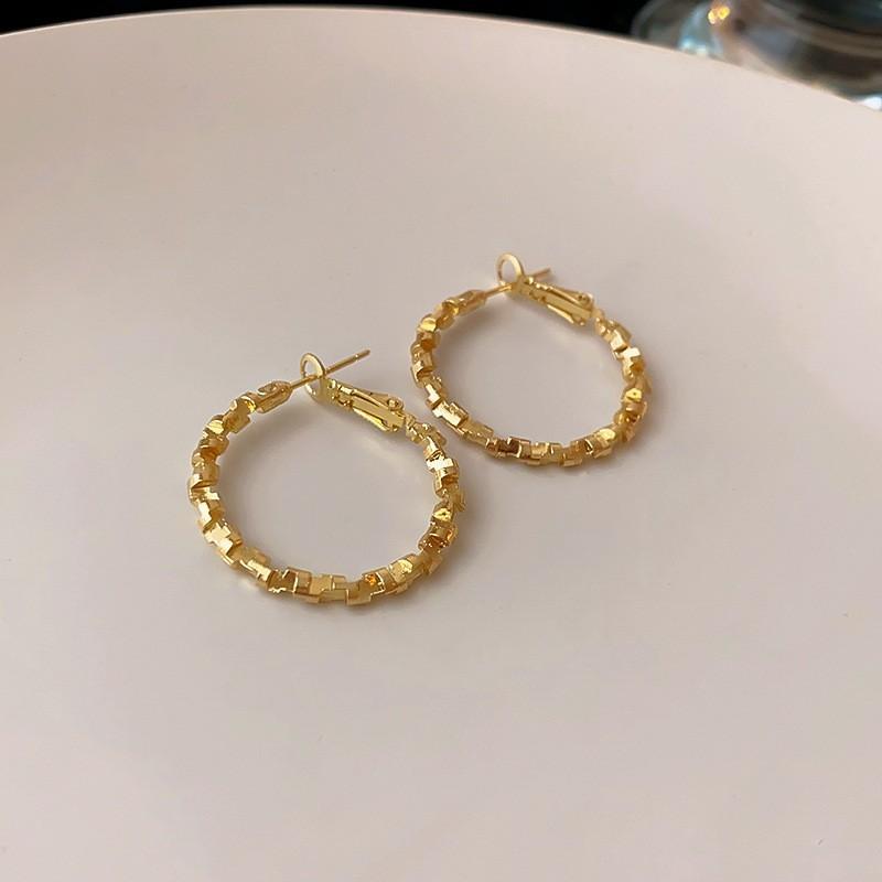 

Silver needle light luxury high-end earrings, niche personality design exaggerated earrings women, fashion temperament earrings