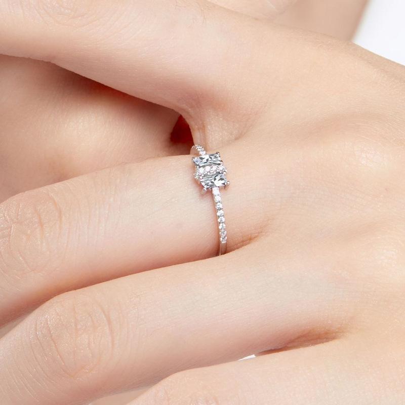 Silver Star River's New Super Flash Ring with a Niche Design, Personalized Fashion, and Versatile Women's Index Finger Ring