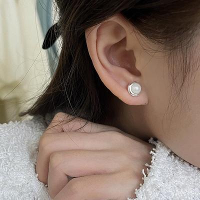 Su Chuang 925 Sterling Silver Pearl Stud Earrings: Elegant French Style for Women