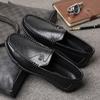 Herren Freizeitschuhe Echtes Leder Luxusmarke Herren Slipper Italienische Mokassins Atmungsaktiv Slip-on Herren Fahrschuhe Chaussure Homme