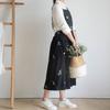 Baumwoll-Leinen-Bestickte Schürzen Latzkleid Kreuzrücken Latzschürze Mit Taschen Zum Kochen Gartenarbeit Backen Malen Café