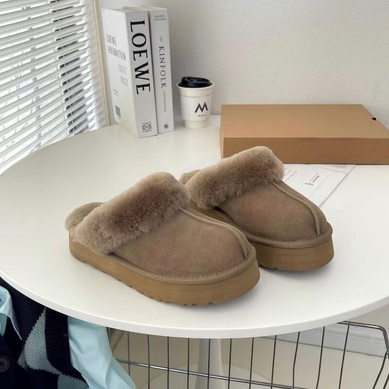 

Women s Integrated Sheepskin Furry Thick-Soled Slippers 35