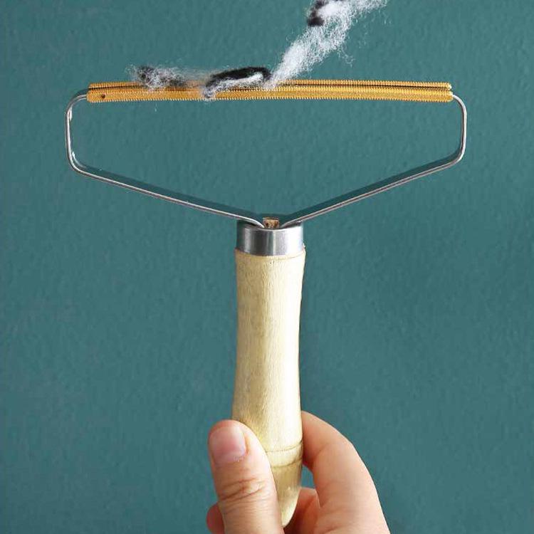 Stainless Steel Double-Sided Lint Remover with Wooden Handle for Woolen Coats