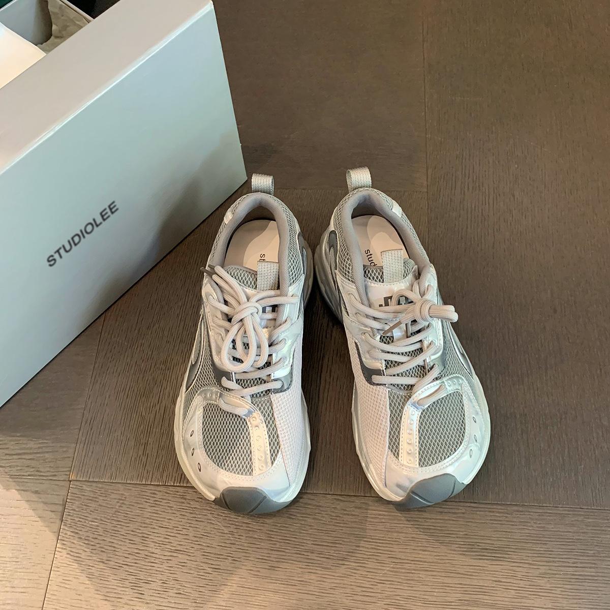 

Grape mother studiolee height increased by 5cm~ fashionable crooked head color matching lace-up casual mesh thick-soled dad shoes 40 серебряный