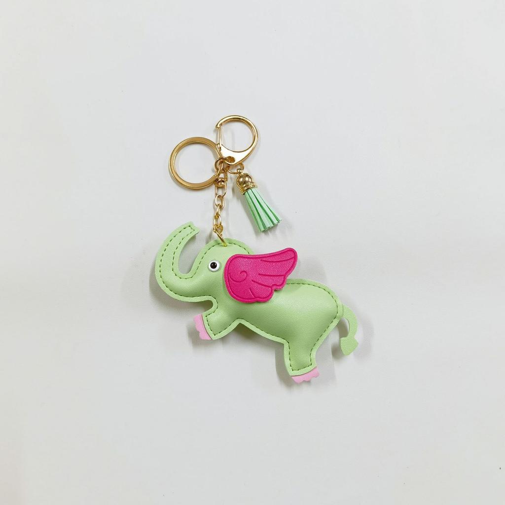 Creative flying elephant car keychain pendant leather bag pendant cute personalized car rearview mirror schoolbag pendant