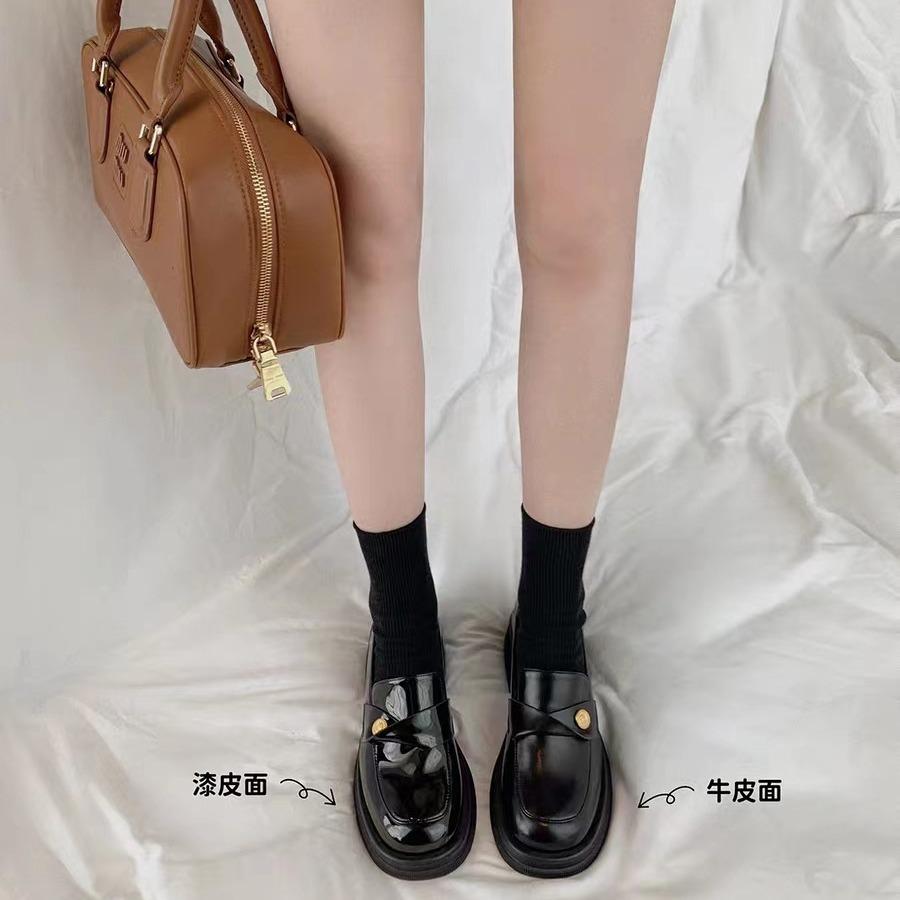 Druvmamma av samma stil~ Små guldmynt, platåklackar, lata läderloafers med tjock klack, damers små läderskor, n