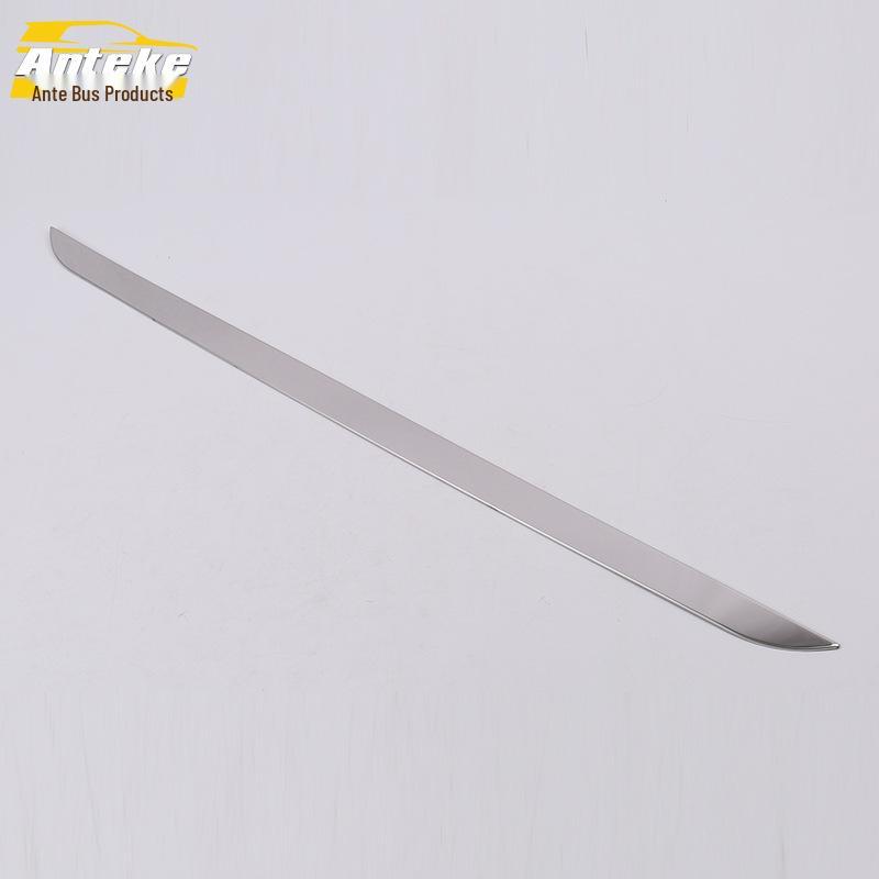 Ornament bara spate: Autocolant decorativ 18 CC rezistent la zgârieturi și la coliziuni