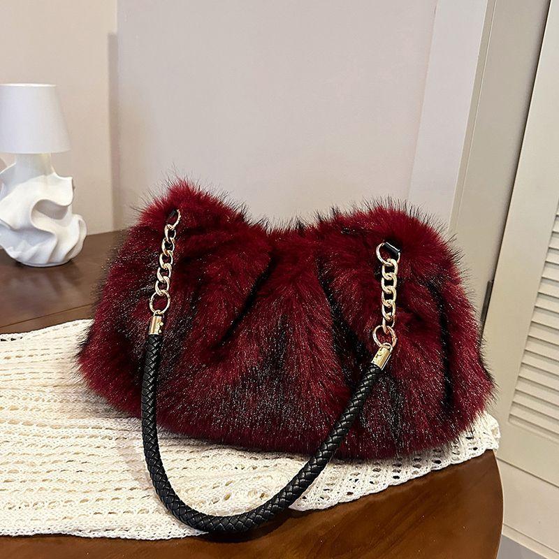 Premium Plush Tote Bag for Women - New Autumn Collection Chain Shoulder Bag Large Capacity Furry Tote