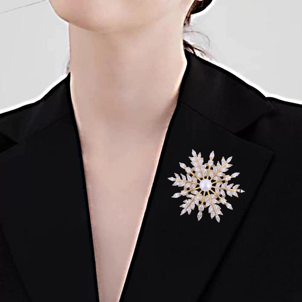Korean Zircon Snowflake Brooch - Vintage Pearl Crystal Pin for Women
