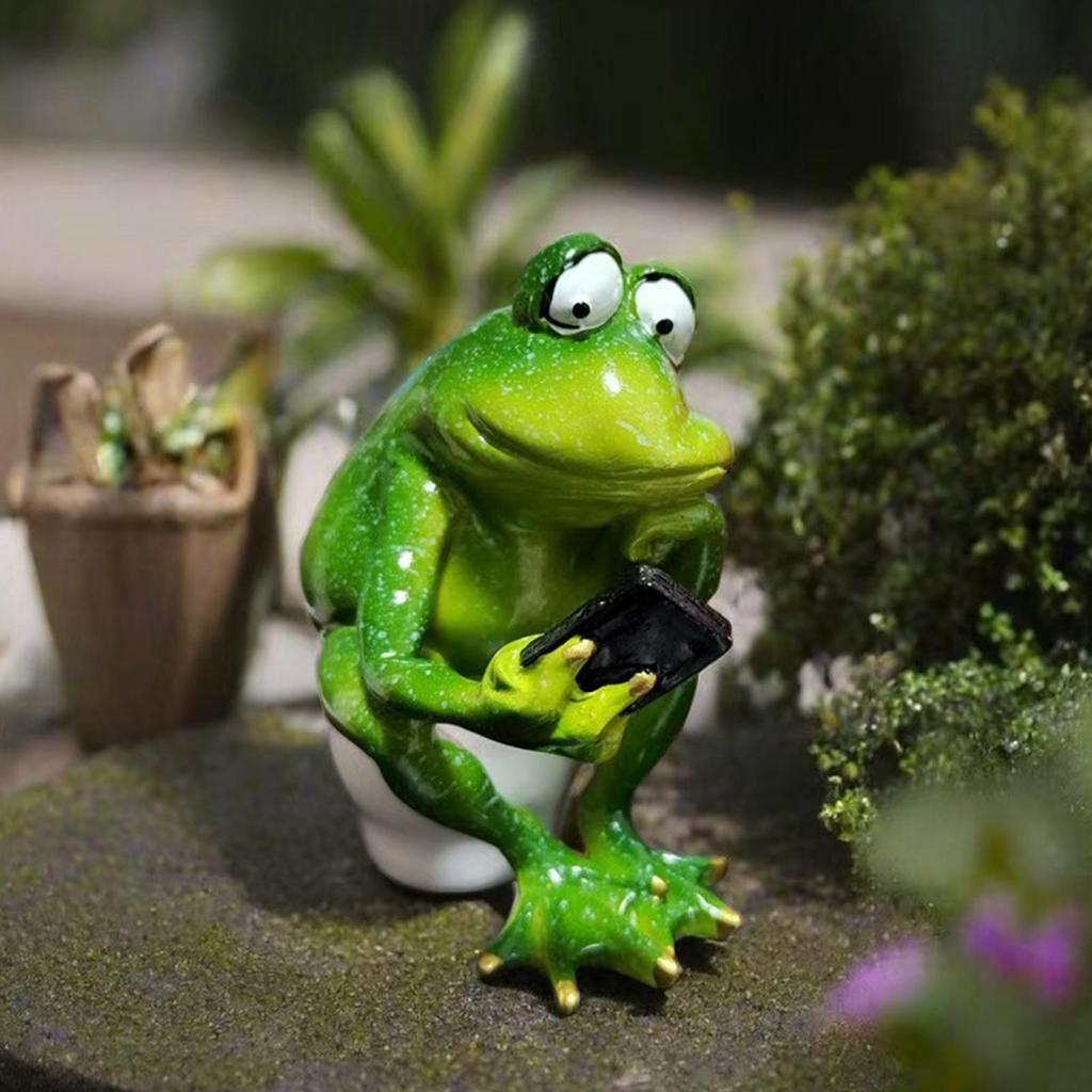 Resin Frog Statue Garden Decoration Animal Sculpture Frog On Toilet Figurine Decorative Sculpture for Bedroom Patio Garden