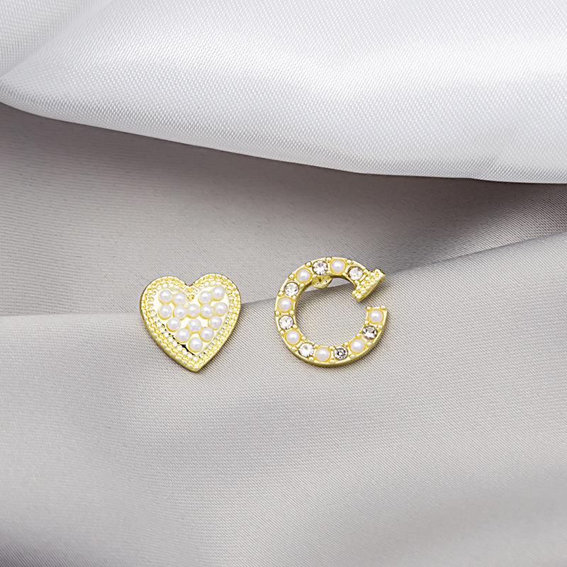 Gold Cat Earrings for Women Rhinestone Cat Stud Earrings Cute Animal Butterfly Earrings Hypoallergenic Ear Accessories Gift for Women