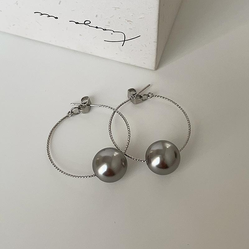 

Серьги-пряжки для ушей в стиле ретро из металла и жемчуга в стиле Гонконга, женские, дизайнерские, с чувством индивидуальности, простые, темпераментные, универсальные, модные