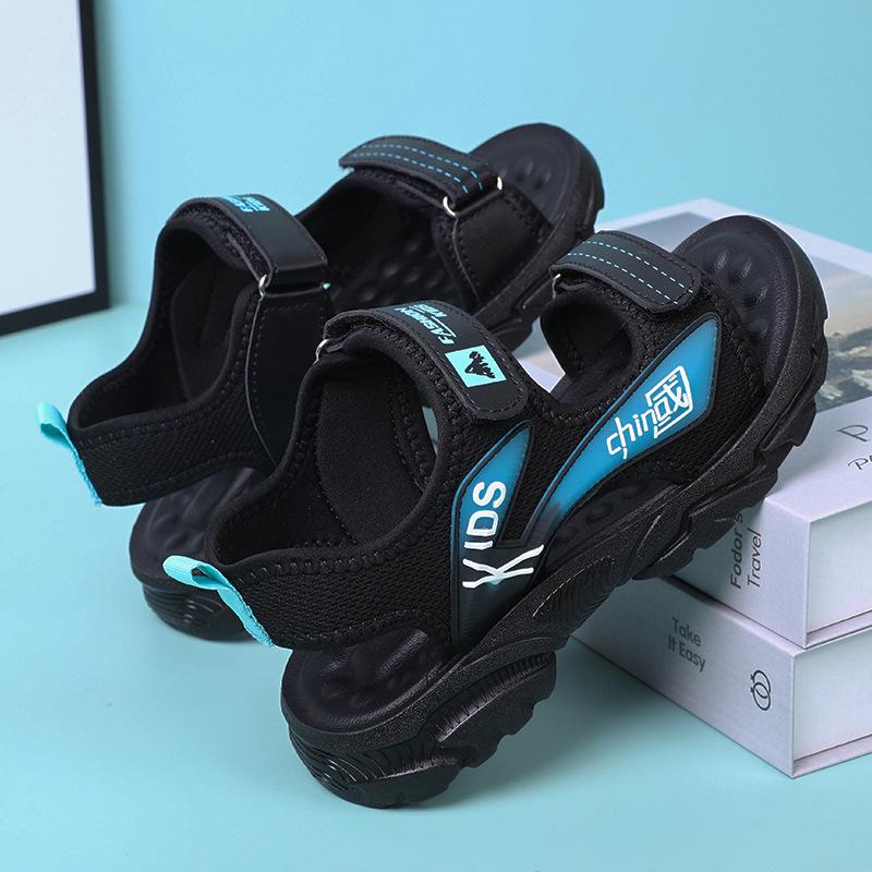 

Boys sandals new middle-aged and older children non-slip boys soft-soled children s beach shoes fashion trendy classmates male breathable 40