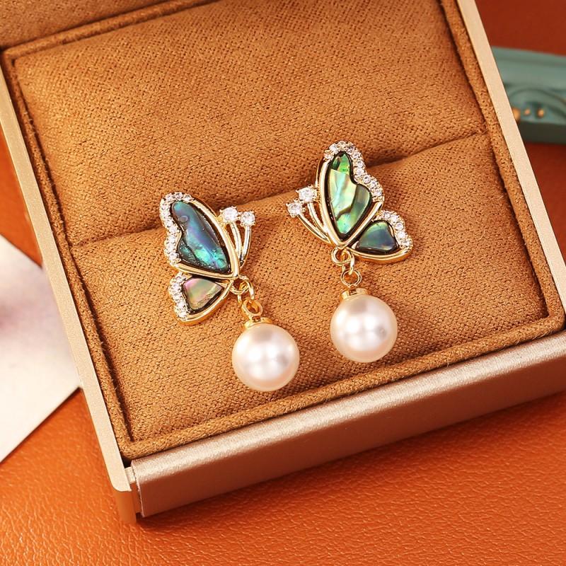 Elegant Butterfly Pearl Stud Earrings Women Gold Plated Post Fashion Accessory With Vintage Charm