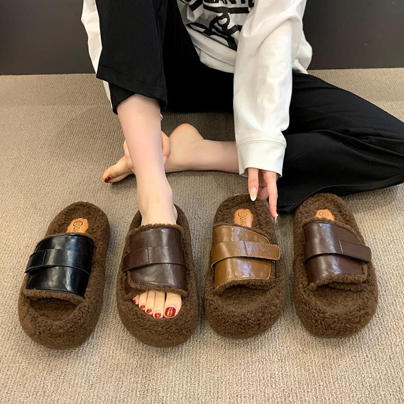 Wearing thick-bottomed lazy fluffy slippers, women's 2025 autumn Korean version of casual velvet one-word home retro cotton slippers
