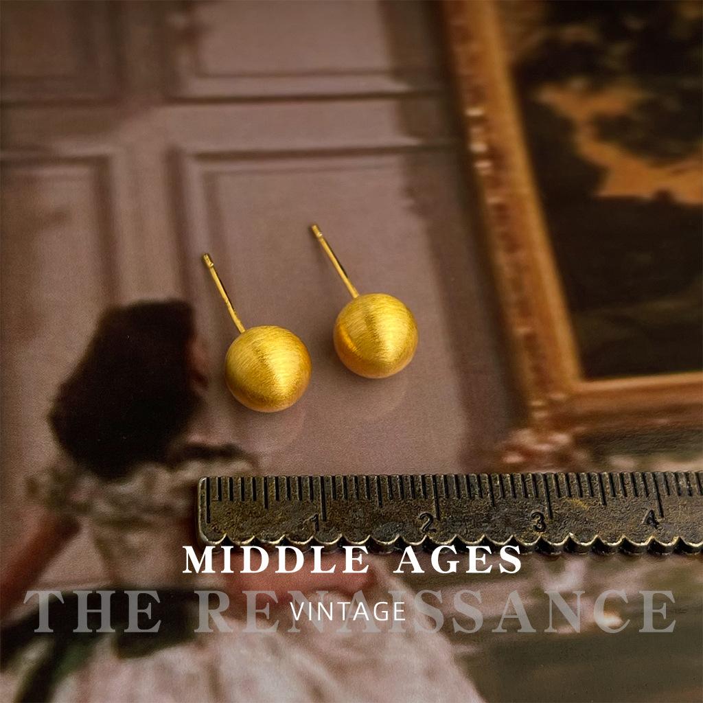 Дочь Фудзия~ серьги-пусеты сферической формы из матового золота