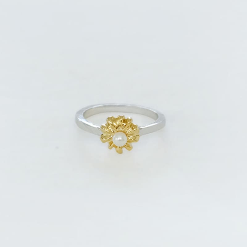 Pinaf Pearl daisy ring