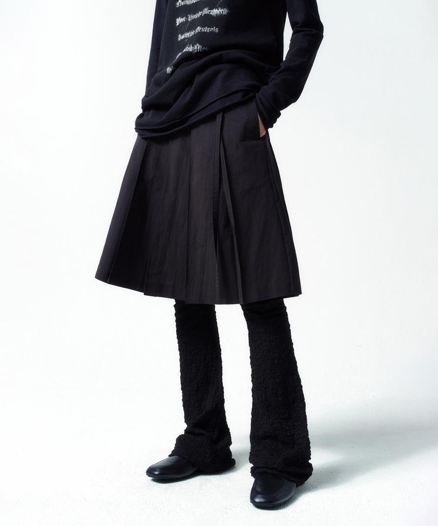 Insilence Woman Raw Cotton Pleated Skirt Black