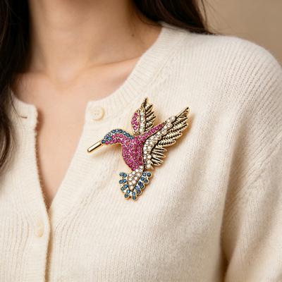 Diamond-encrusted Hummingbird Badge New Bird-shaped Metal Corsage Brooch Suitable for Clothes Bags Scarves Accessories Brooches