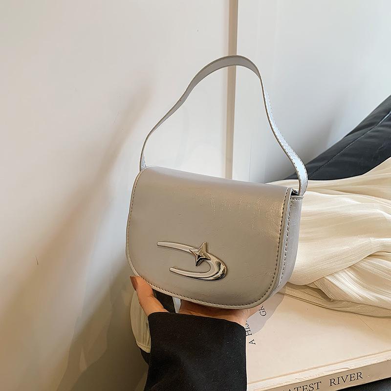 

Повседневная тенденция личности новая маленькая квадратная сумка женская сумка-мессенджер модная и красивая летняя сумка через плечо 2024 года женская сумка