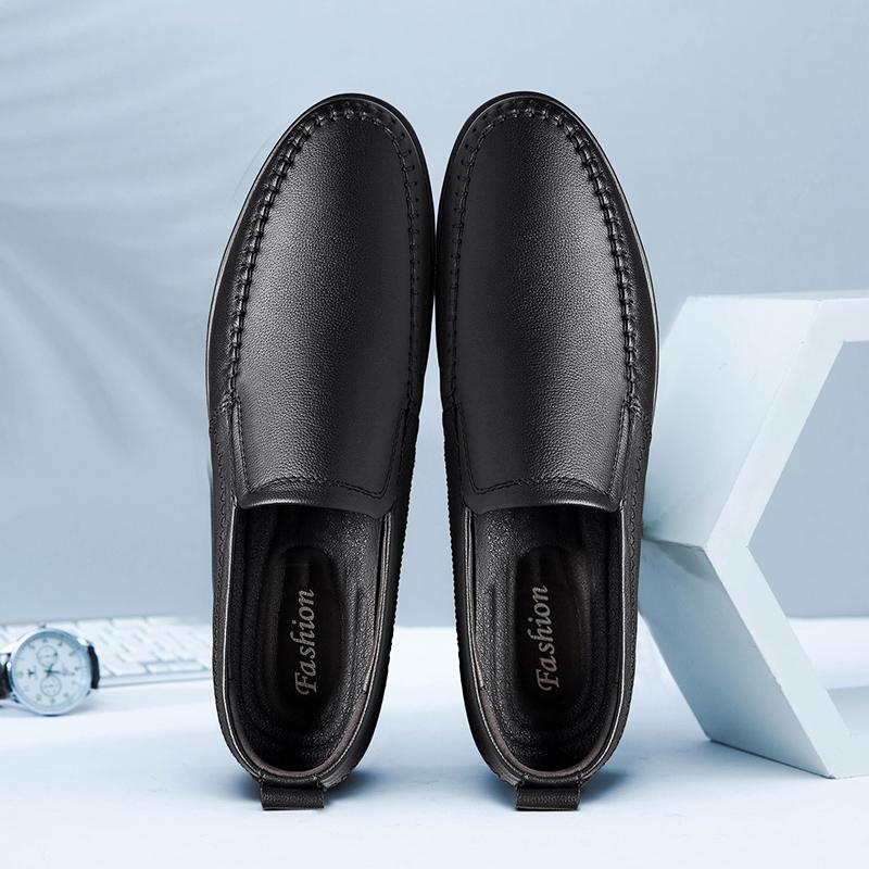 Nová čtyřsezónní pánská módní obuv Luxusní značkové slip on Flats Pánské vysoce kvalitní obuv pro volný čas Pohodlné pánské mokasíny z pravé kůže