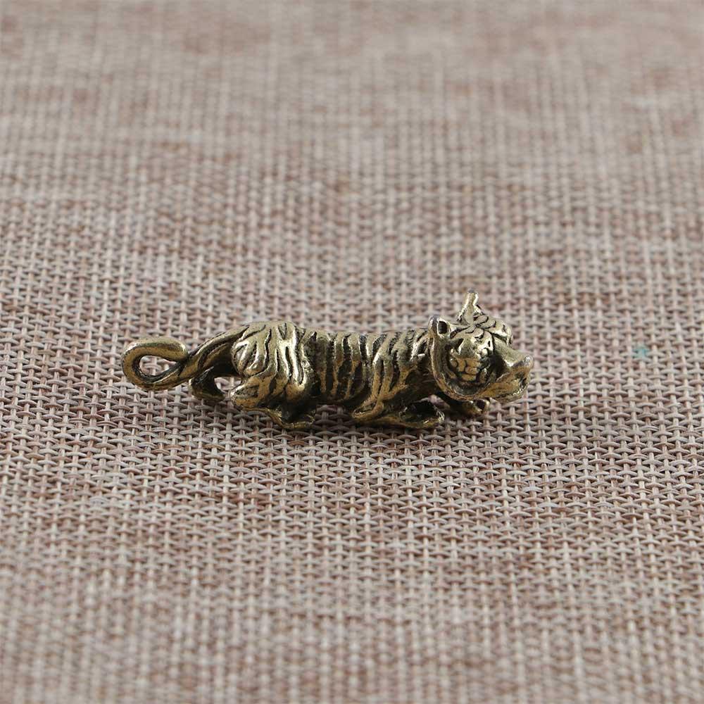 Style 3D Gift Animal Casting Home Office Room Ornaments Tiger Figurine Pendant Keychains Sculpture