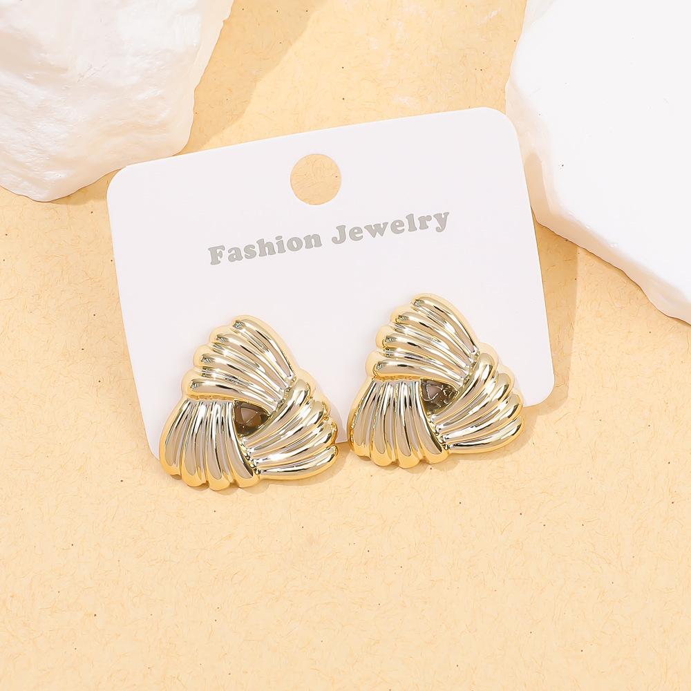 Star retro stud earrings niche shell acrylic gold-plated stud earrings sweet wind ladies earrings set