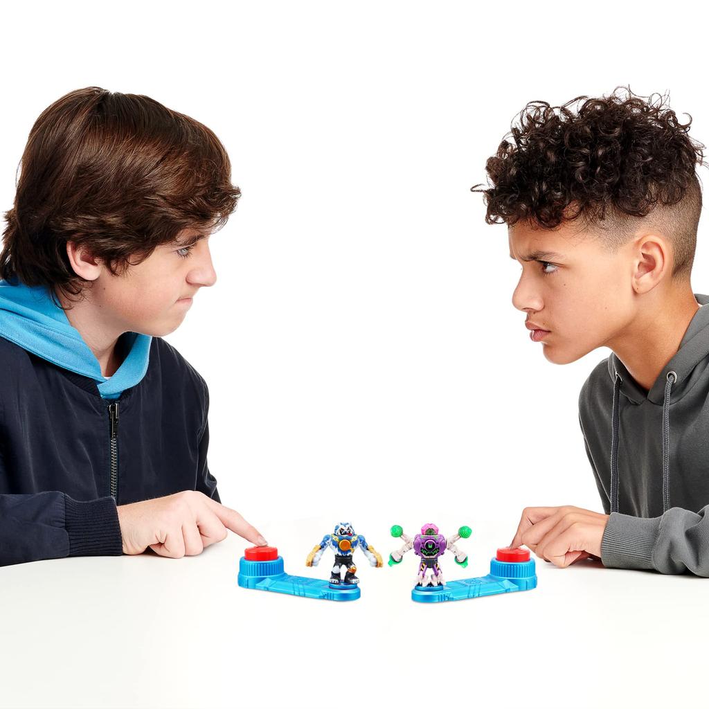 Akedo - Ultimate Arcade Warriors Battle Giants Mini Battle Action Figure Ready, Fight, Split Strike - Drillborg v Alpha Wolf