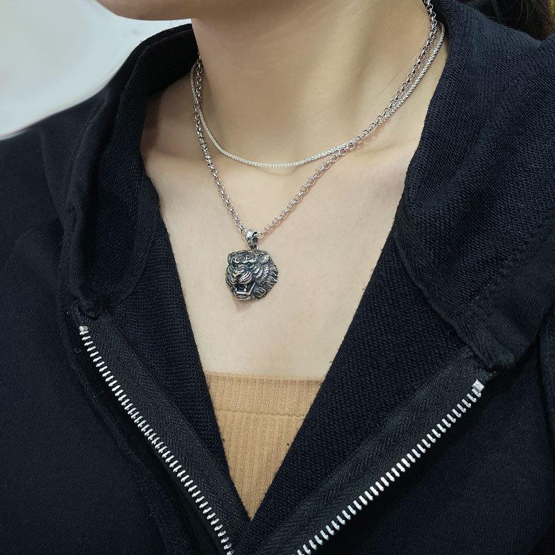 Retro und kraftvoller Tigerkopf-Anhänger. S925 reines Silber. Trendige männliche personalisierte Tierkreiszeichen Tigerkopf Pullover Kettenanhänger.