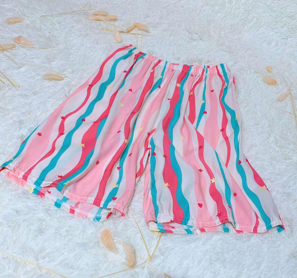 2023 Spring/Summer Women's Casual Cotton Rayon Beach Shorts - Non-Fading, Versatile 5-Point Design for Home or Outdoor Wear.