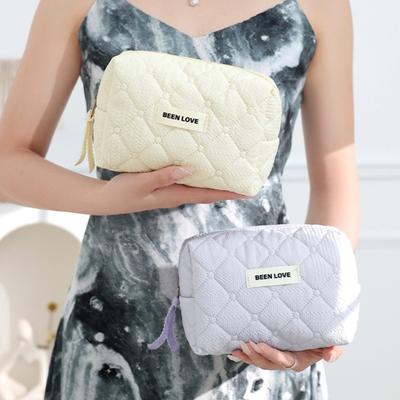 Quilted Makeup Bag Solid Color Cosmetic Pouch with Metal Zipper Ladies Portable Handbag Toiletry Bag for Travel Home Storage
