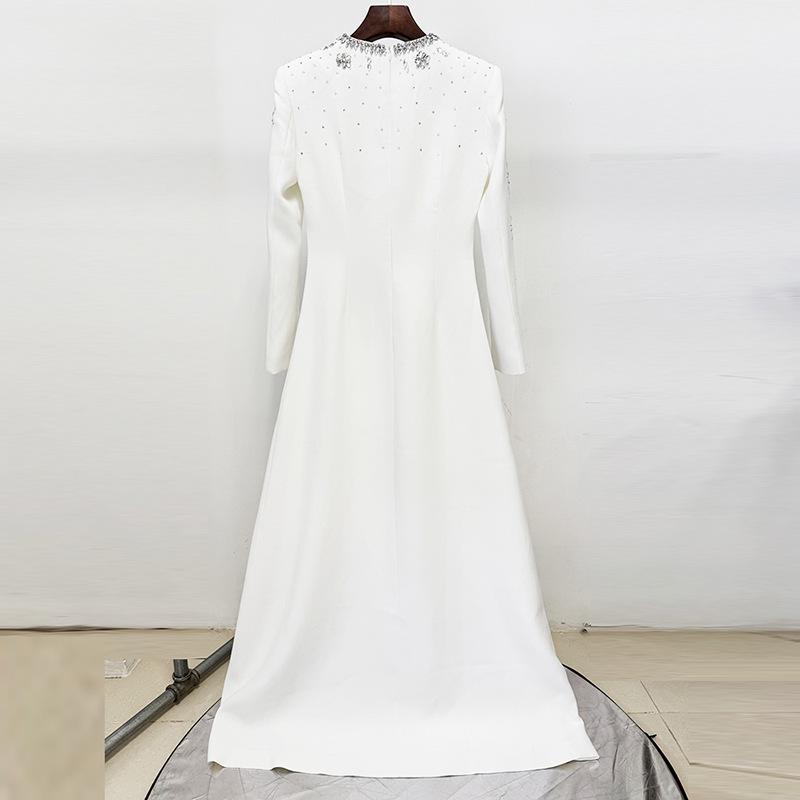 Elegante Vestido de Noite Longo 2026 com Bordados e Pedras Strass