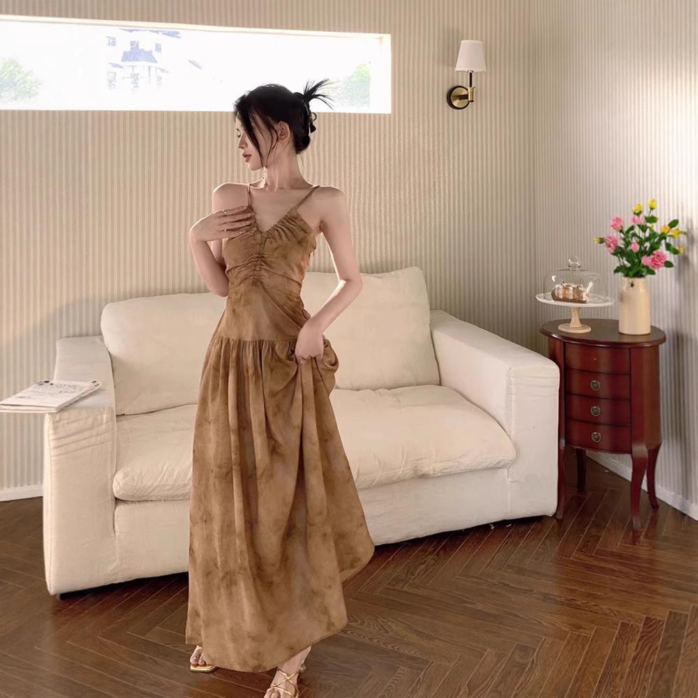 

New Chinese-style neck sling v-neck dress women s summer backless waist sexy long dress pure desire coffee color a-word skirt S темно-коричневого