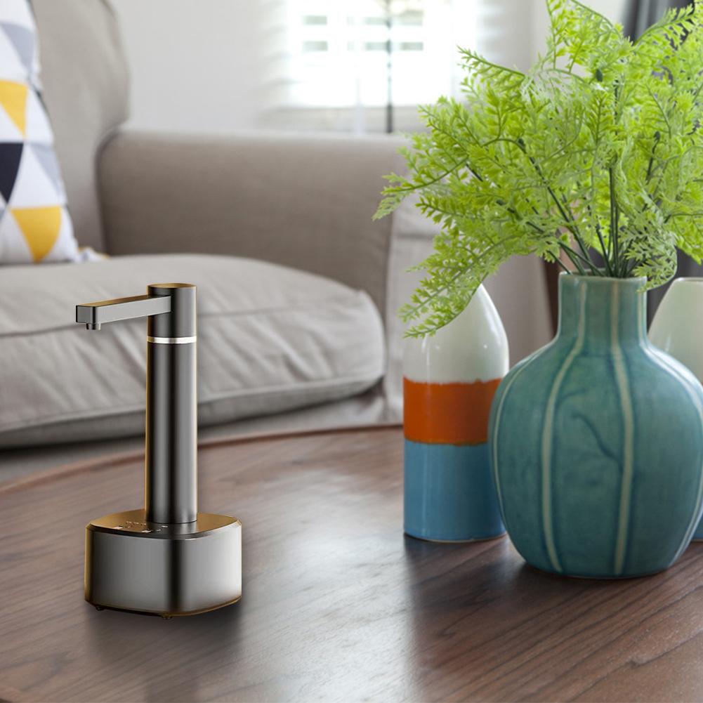 Elektrische Wasser-Gallonen-Pumpe, automatischer Wasserflaschen-Pumpenspender, Desktop, 4 W, wiederaufladbarer Wasserpumpenspender mit Ständer