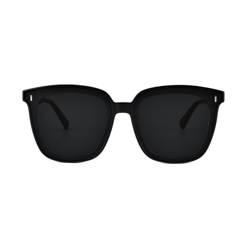 Calvin Klein Square Sunglasses With Logo Design For UV Protection Unisex sunglasses CKJ25637SLB