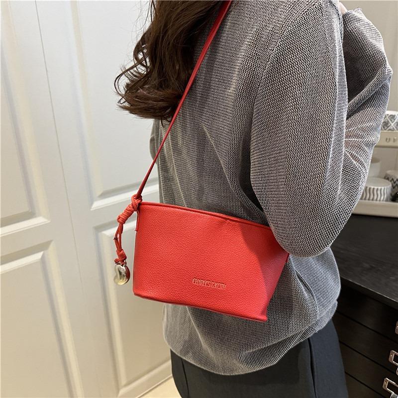 Summer New Fashion Shoulder Bucket Bag Women's Simple Personality Fashion Solid Color Popular Messenger Bag