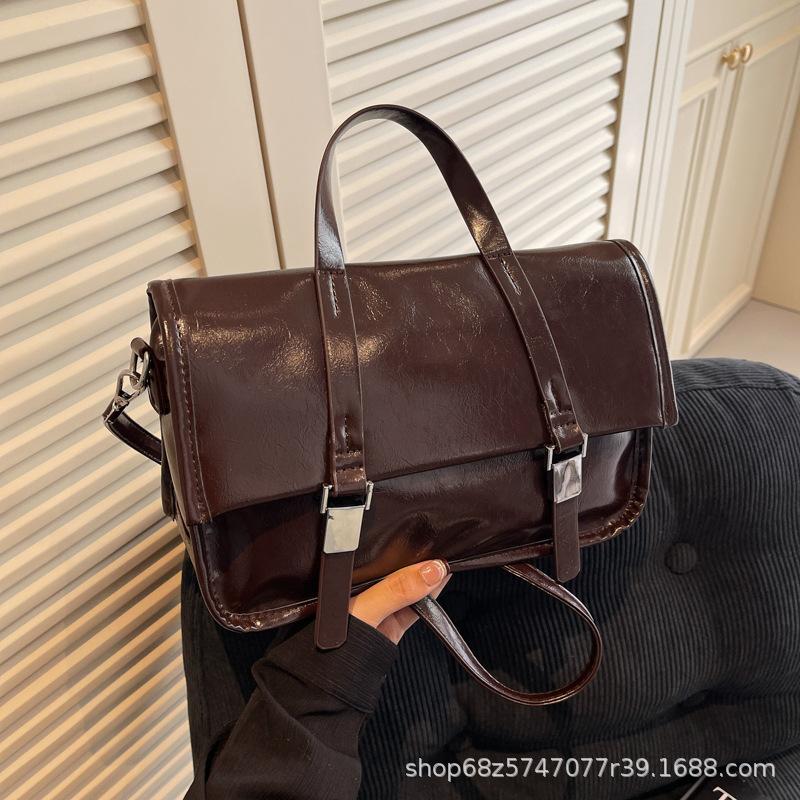 Retro oil wax leather tote bag women's 2025 new texture simple texture portable large bag large capacity retro crossbody women's bag