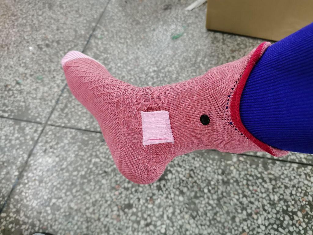 Women's Christmas Bow Knitted Socks - Crocodile & Shark Designs for Warmth