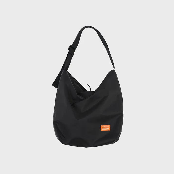 F137 Kangaroo Bag Black