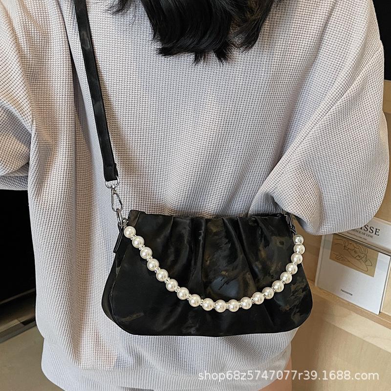 2025 summer new super hot small bag women's fashion versatile niche design one-shoulder crossbody bag pleated cloud bag