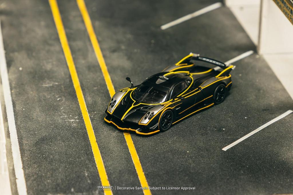 TARMACWORKS Pagani Huayra R Matt Completed Product 1/64 Black/Silver T64G-TL035-MBS