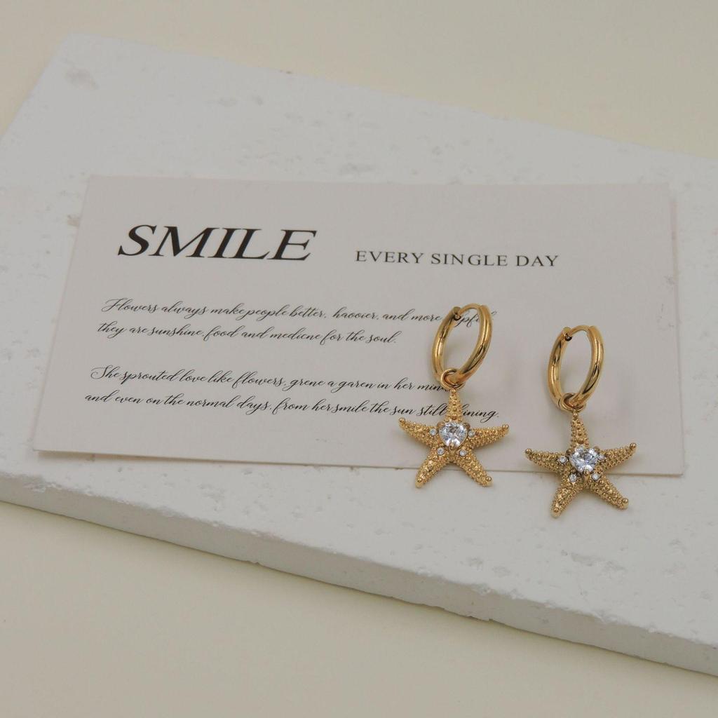 Gold-Starfish Zircon Earrings: Women's Vacation Style, Chic & Elegant Niche Design, Vibrant Fashion Statement