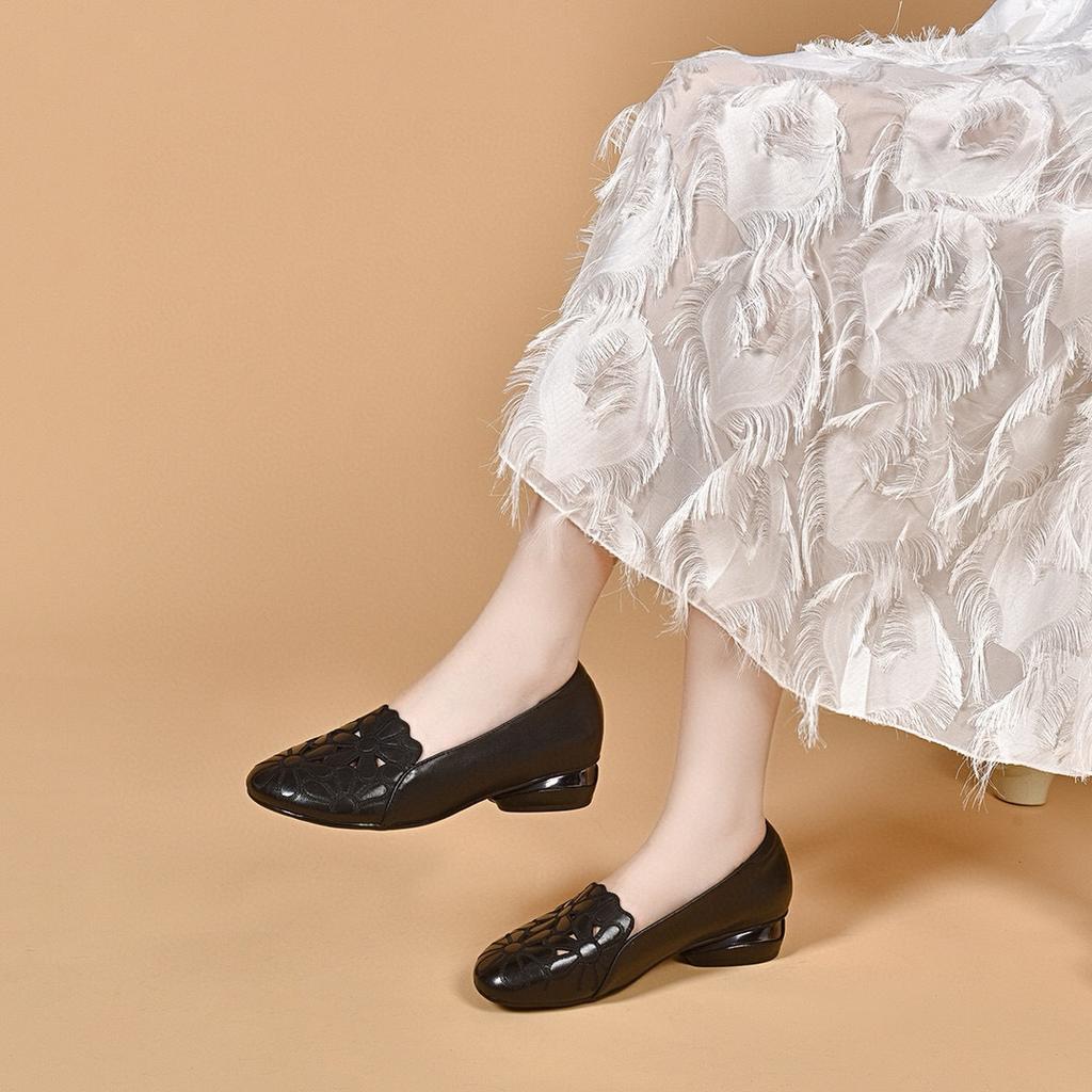 Loafers women's 2024 spring and summer new flower hollow single shoes shallow mouth one pedal low heel flat shoes women's lazy shoes