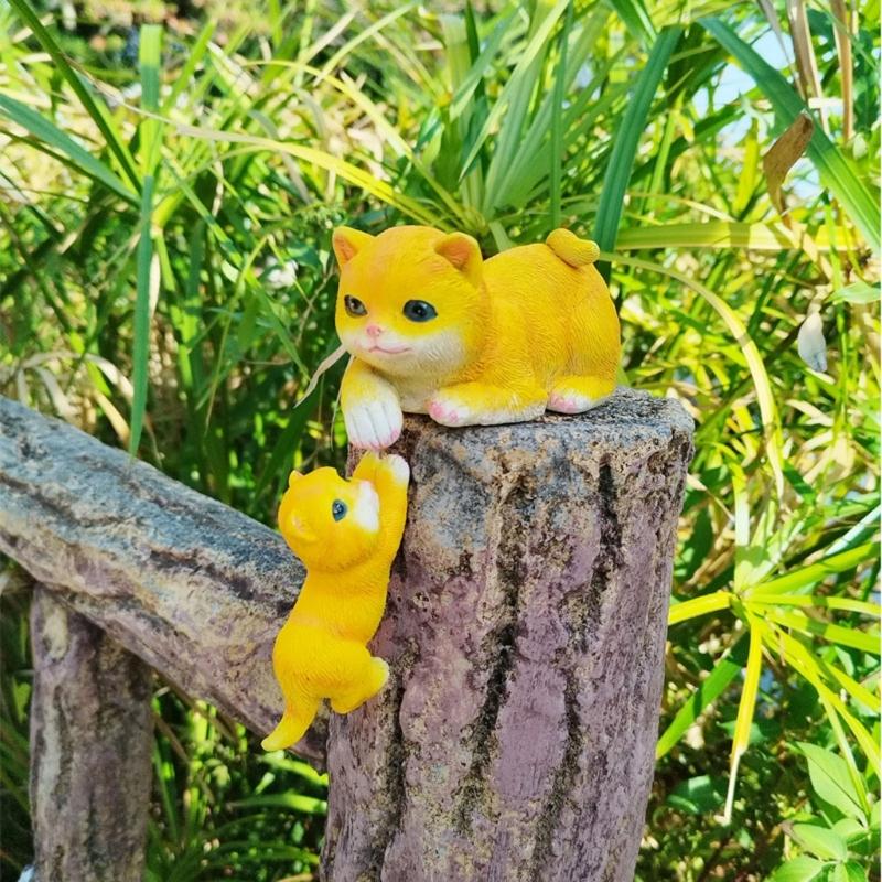Colorful Mother Kitten Cats Sculpture Resin Hanging Piece Decoration for Outdoor Home Garden and Indoor Space