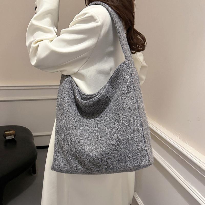 Woolen bag women's large capacity 2025 new versatile casual shoulder messenger bag class commuter tote bag