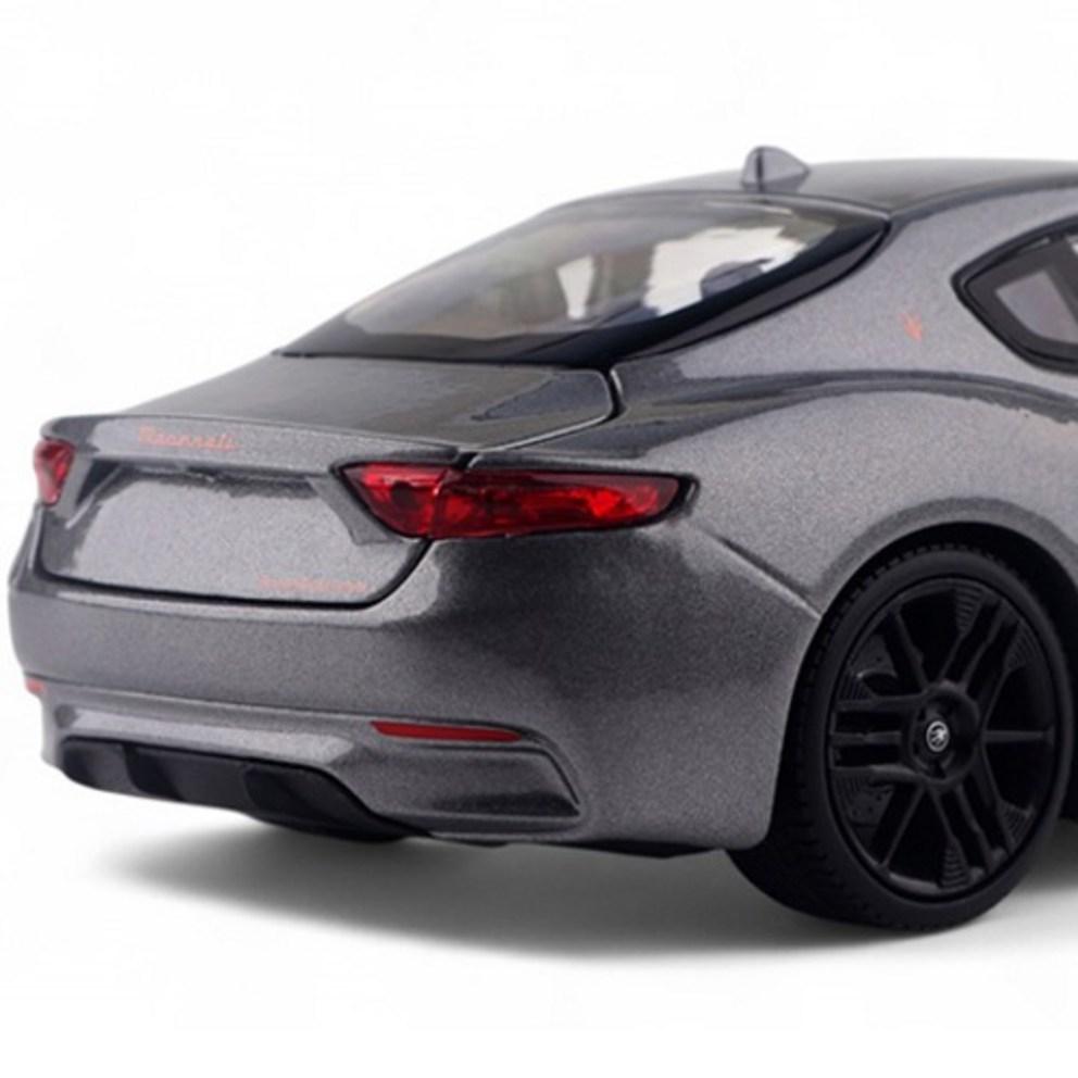 WELLY 1:24 Maserati GranTurismo Diecast Modellauto