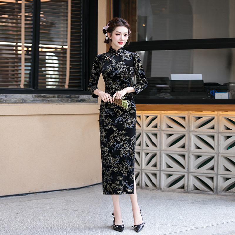 Bronzing black velvet national style new Chinese Suzhou long-sleeved autumn cheongsam improved young women's high-end sense spring and autumn