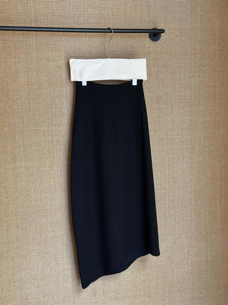 Hanke YU Black Irregular Diagonal-Cut Arc Half Skirt - Autumn/Winter Collection