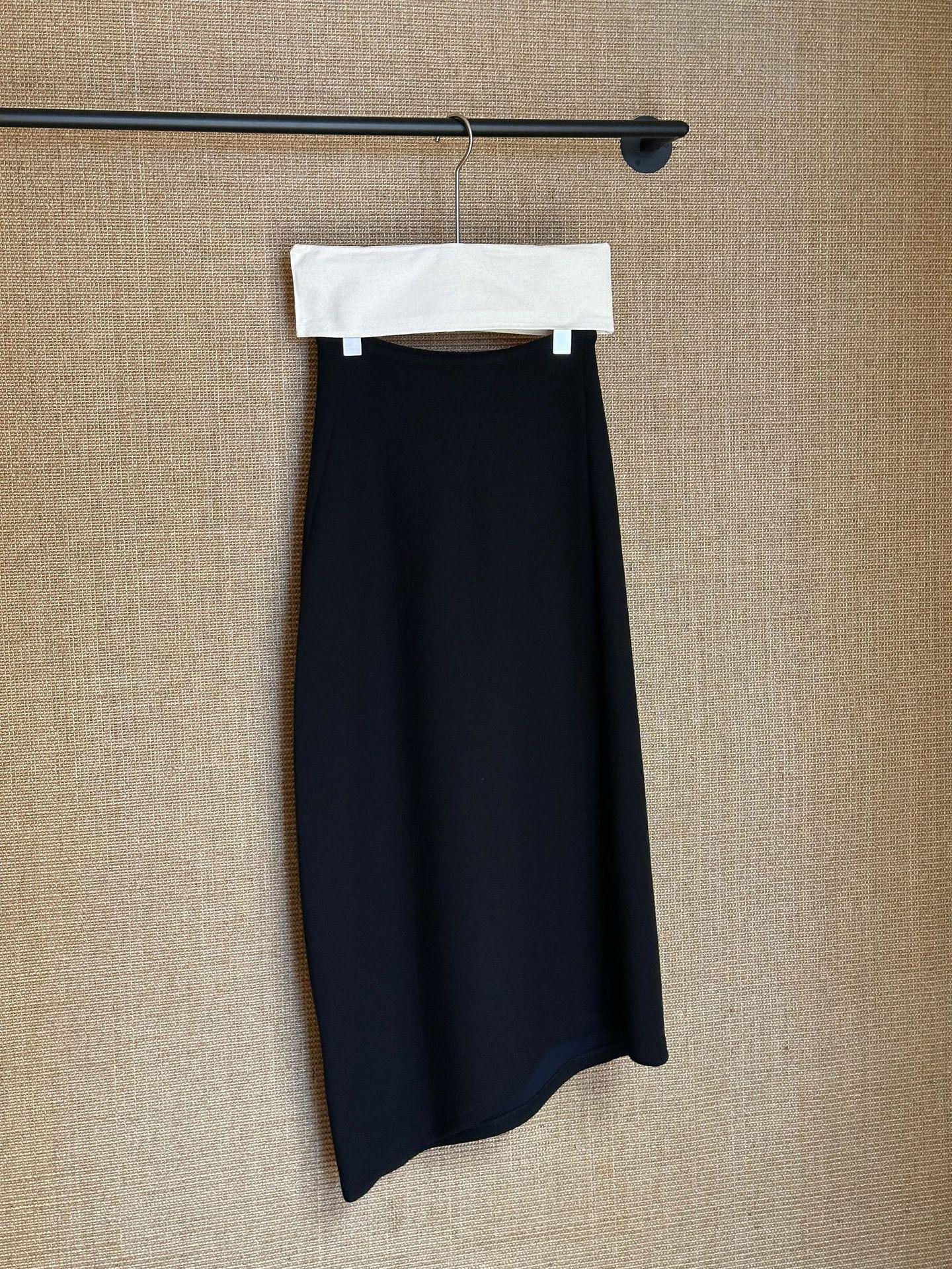 

Hanke YU Black Irregular Diagonal-Cut Arc Half Skirt - Autumn/Winter Collection M чёрный