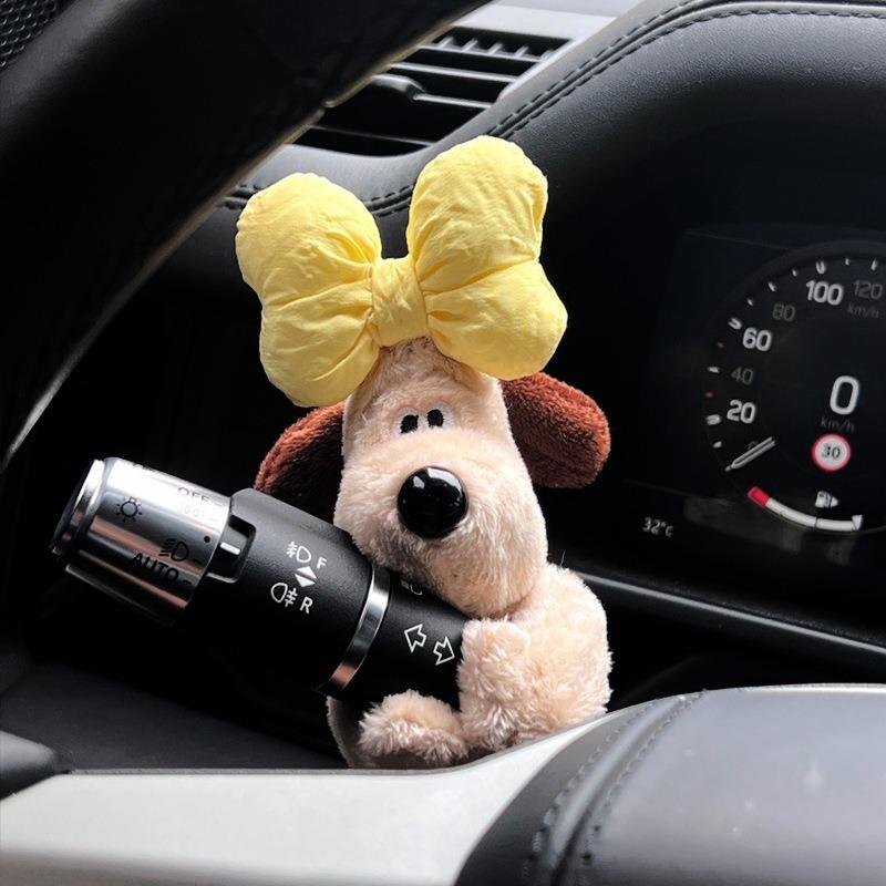 Auto-Dekorationspuppen, Piloten-Pawdog-Lenklichter, Scheibenwischer-Yellow-Schild-Ornament, niedlicher Schleifenhund, Auto-Wischer-Puppe, Innenzubehör